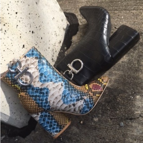 Cape Robbin Triangle Multicolor Snake-Print Bootie - Picture 8 of 8